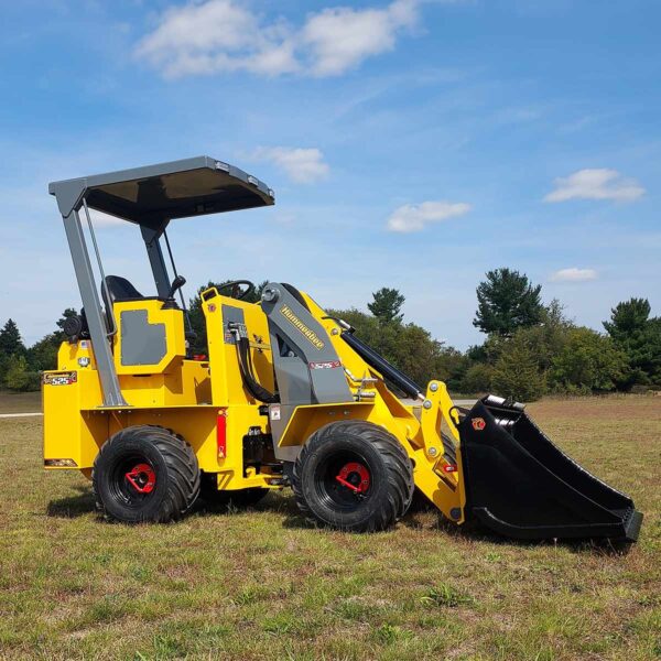 Hummerbee 525R Compact Loader Right Side View