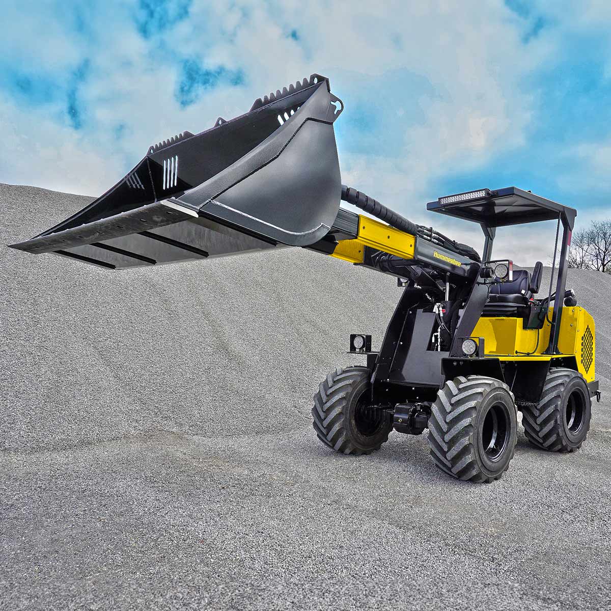Hummerbee 774R Compact Loader with Boom Extended