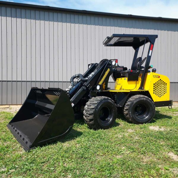 Hummerbee 774R Compact Loader with Bucket Attachment
