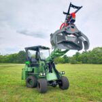 Hummerbee Arbor Pro Loader with Grapple Right Side