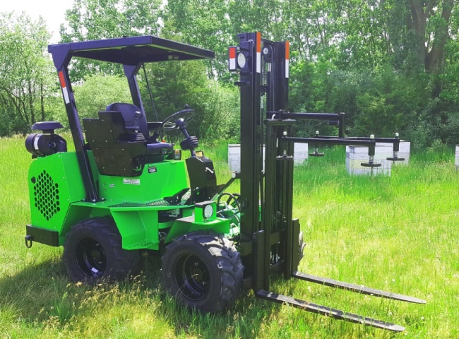 Hummerbee Forklift at Apiary
