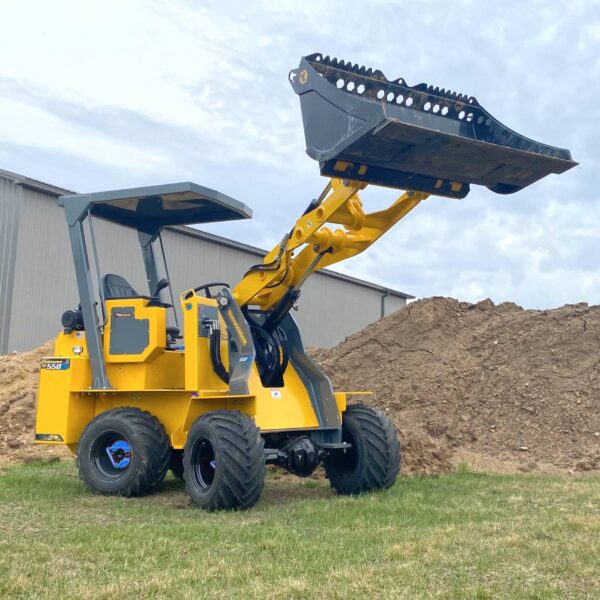Hummerbee 550GR Compact Loader with Bucket Up Mid